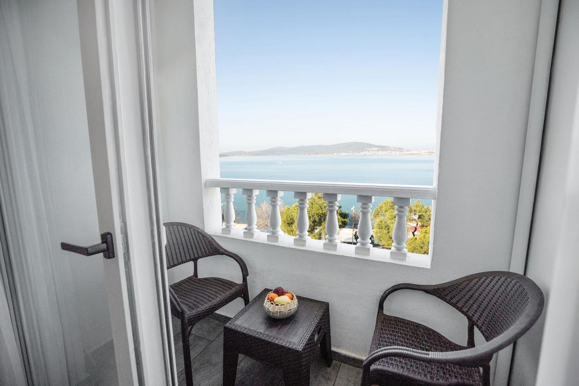 Camlik 87 Hotel Айвалик Екстер'єр фото